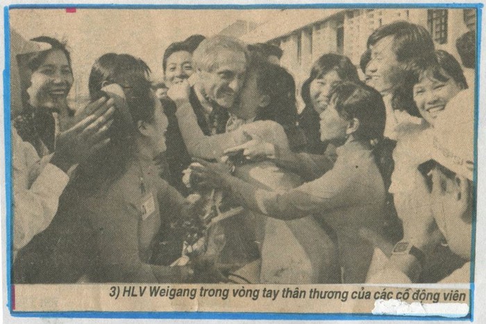 Ông nhận được rất nhiều sự hâm mộ và yêu quý của các CĐV Việt Nam ở thời điểm đó